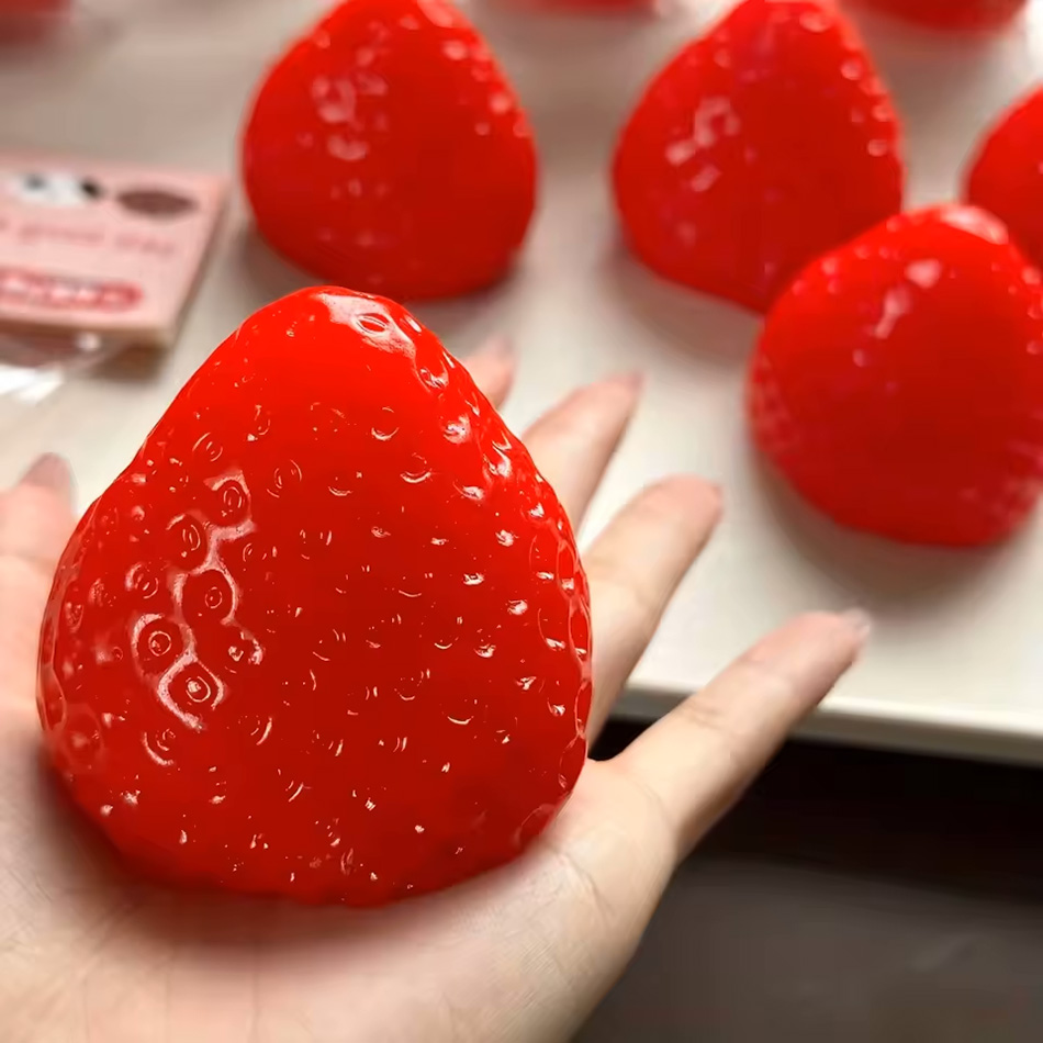 New Squishy Big Strawberry Squ - Kids Toys Entertainer 评论和价格